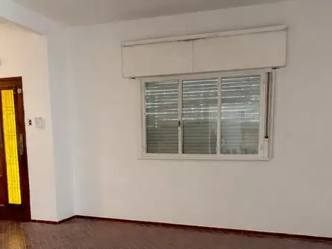 Casa en Alquiler con 1 cochera