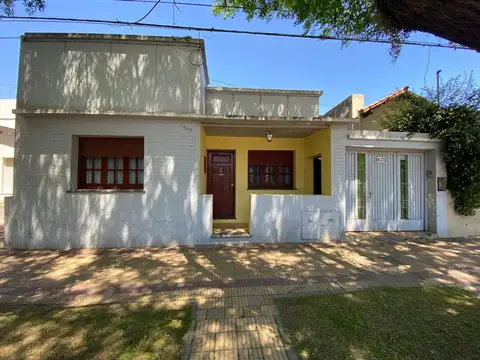 EN VENTA CASA+DEPARTAMENTO SOBRE AVENIDA TANDIL