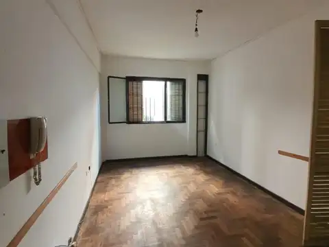 Castelli 556 , Piso P.B