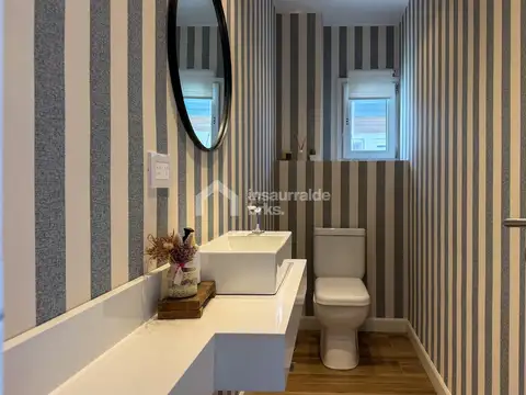 Casa en Venta con 1 cochera