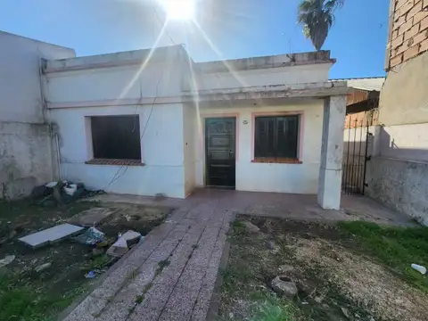 CASA A LA VENTA EN MERLO, BS.AS. A RECICLAR