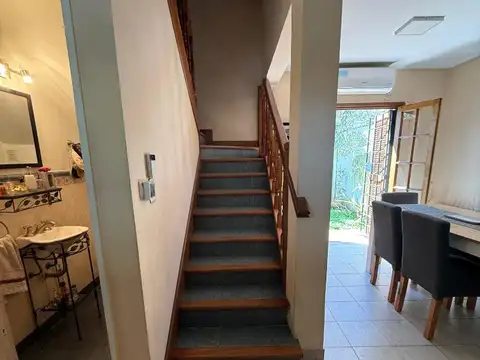 Casa 5 ambientes con 3 baños