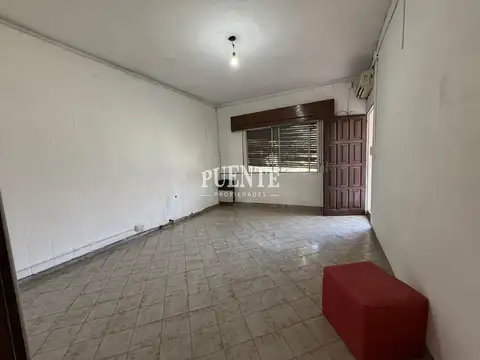 Casa en Alquiler en Banfield, $ 800.000