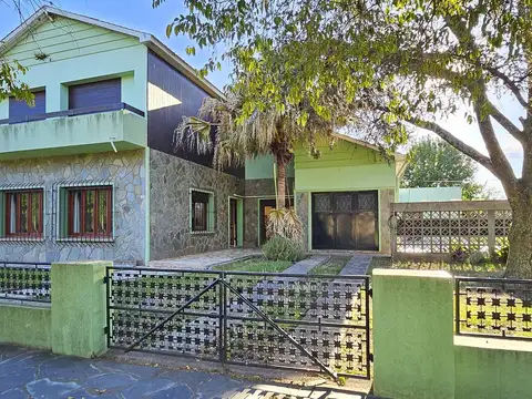 VENTA CASA DE 5 AMB. EN 2 PLANTAS C/ PARQUE DE 1.265 M2 ALDEA SAN ANTONIO-ENTRE RIOS