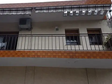 G De Helguera 4800, Piso 1