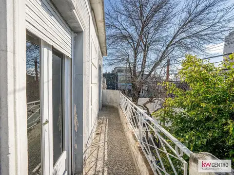 Venta - PH 3 ambientes - Liniers - Gran terraza con vista abierta - Quincho -   Garage cubierto