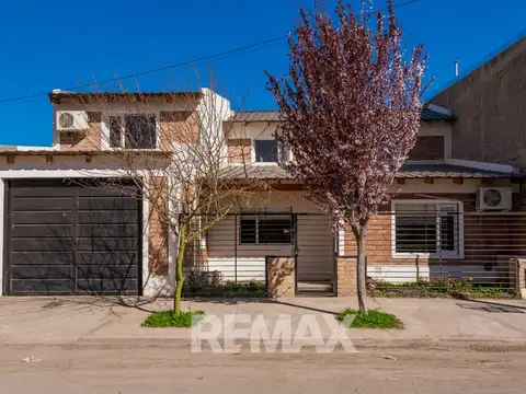Casa en Venta en General Fernández Oro, USD 182.000