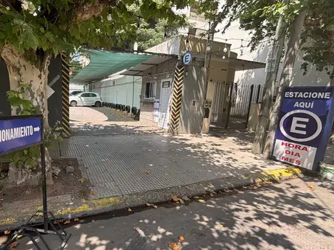 OPORTUNIDAD, ESTACIONAMIENTO A 1 CUADRA DE AV. DE MAYO. Fondo de comercio