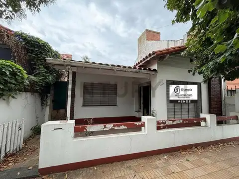 Venta Casa 3 amb en Florida con jardín a Reciclar - apto DUPLEX