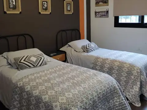 VENTA CASA EN 3 DORM C/PILETA - ZONA YUNGAS