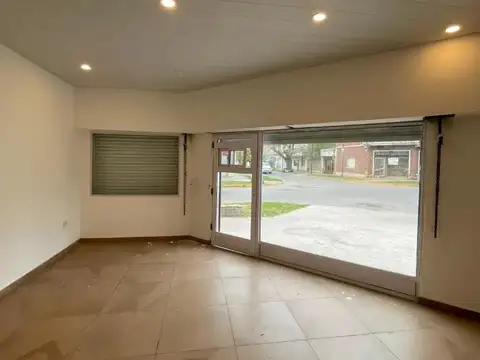 Local en Alquiler en San Antonio de Padua, $ 700.000