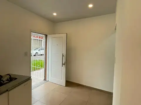 Local en Alquiler en San Antonio de Padua, $ 700.000
