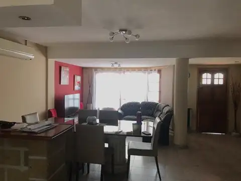 Casa en Venta en Quilmes Oeste, USD 210.000