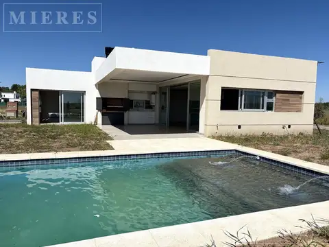 Casa en Venta sobre lote interno en Puertos del Lago Barrio Nativas