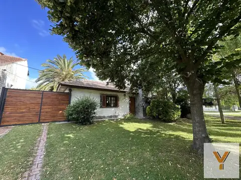 Casa en venta - 3 Dormitorios 3 Baños - Mar del Plata
