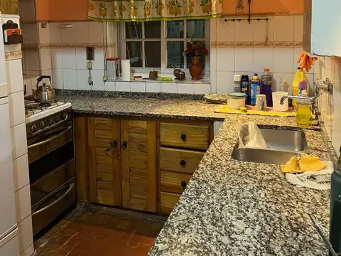 Casa 3 ambientes con 1 baño