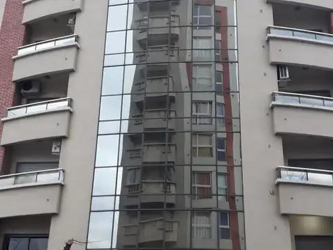 58 e/ 12 y 13 Nº886 Piso 6°B