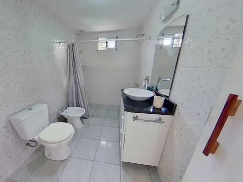 CASA | UN DORM. | GALPÓN CON POTENCIAL PARA OTRO DORM. | COCINA SEPARADA | LOTE DE 333 M² | LA PLATA