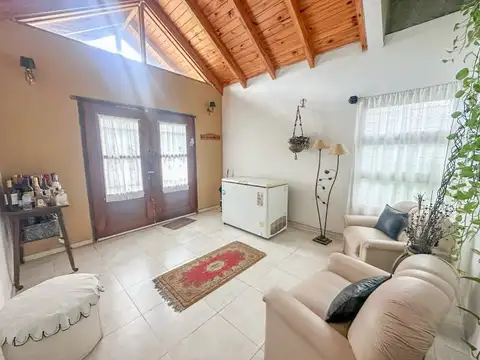 Casa en Venta con 1 cochera