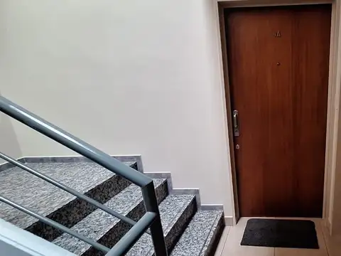 Depto Tipo Casa 3 ambientes con 2 baños