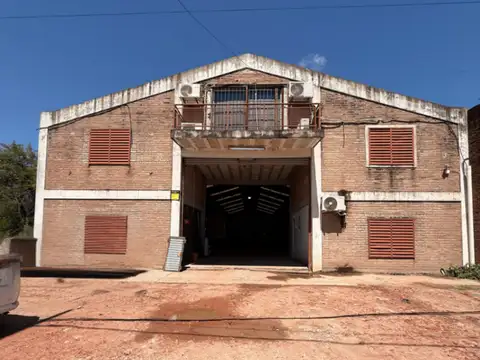 Galpón en alquiler de 15 x 50 m sobre Avenida Alvear 3800