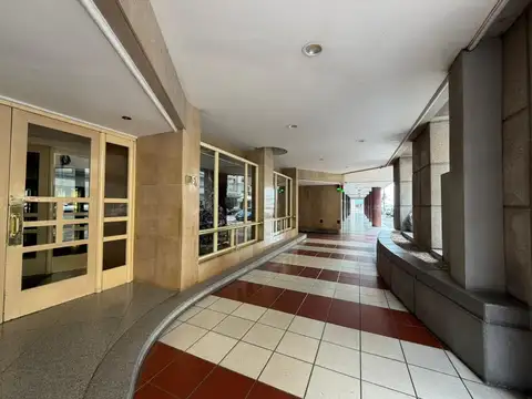 VENTA COCHERA FIJA EN EDIFICIO MARAL 48