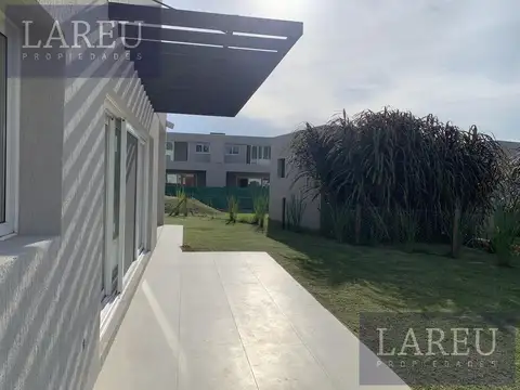 Casa en Alquiler de 3 dormitorios