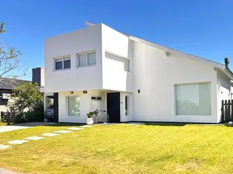 Casa en Venta en Santa Isabel, USD 245.000