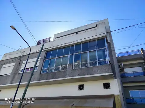 Depto de  3 ambientes en 1º piso por escalera , en alquiler
