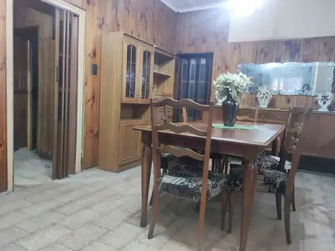 VENTA CASA ESQUINA 2 PLANTAS Y 4DORMITORIOS