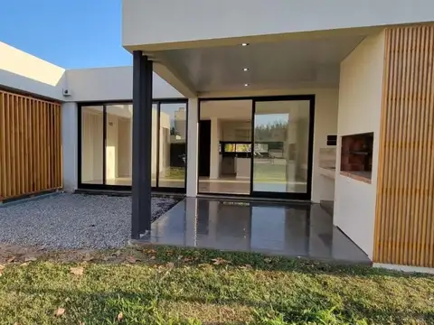 Casa en Venta en Haras Del Sur, USD 182.000