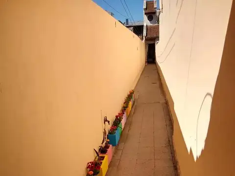 Depto Tipo Casa 4 ambientes con 1 baño