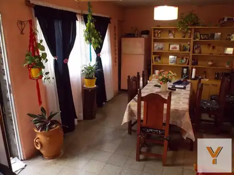 PH en venta - 3 Dormitorios 1 Baño - 230Mts2 - General San Martín
