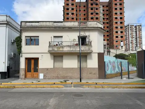 Departamento de tres ambientes con bajas expensas a la venta en Belgrano R.