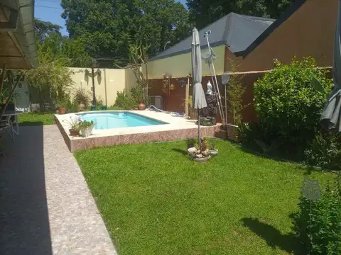 CASA EN VENTA MONTE GRANDE CON PISCINA Y QUINCHO