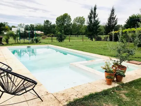 Casa 5 ambientes con 4 baños