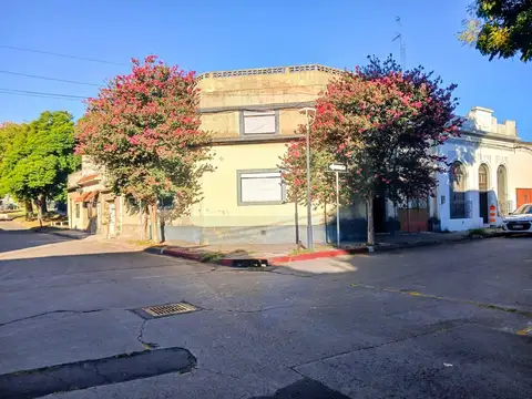 Venta casa esquina de 4 dormitorios en el Prado