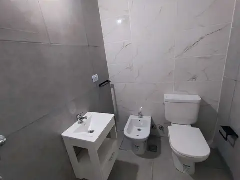 Ph en venta Tolosa. 2 dormitorios, patio y terraza