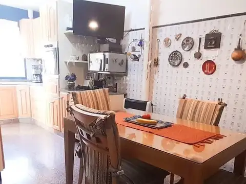 Casa 5 ambientes con 3 baños