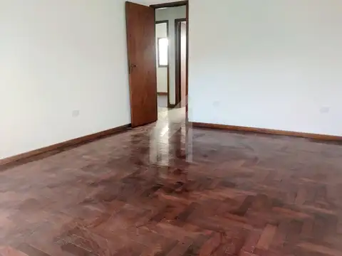 Casa en Alquiler en Jose Leon Suarez, $ 900.000