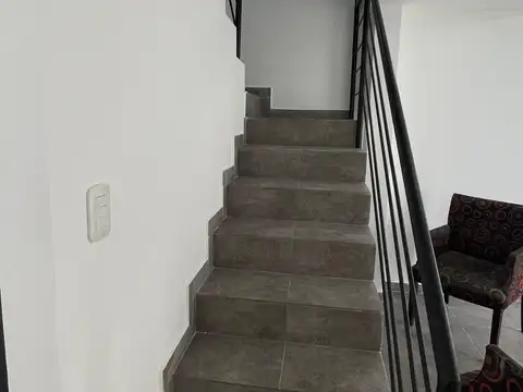 Casa en Alquiler con 1 cochera