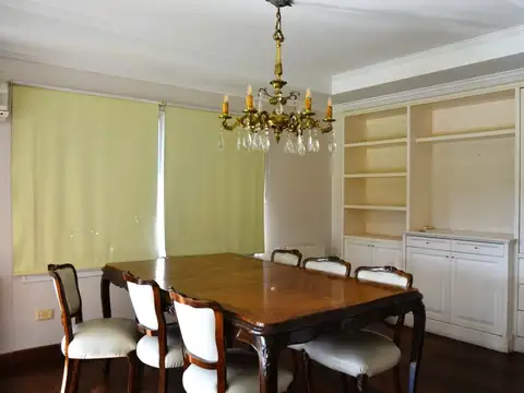 Casa en Venta con 4 cocheras