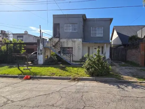 Casa PH venta 3 ambientes parque cochera Ituzaingo