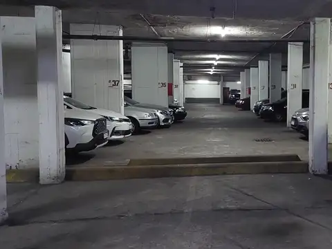 Cochera Centrica a la Venta