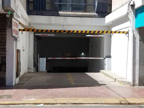 Cochera Centrica a la Venta