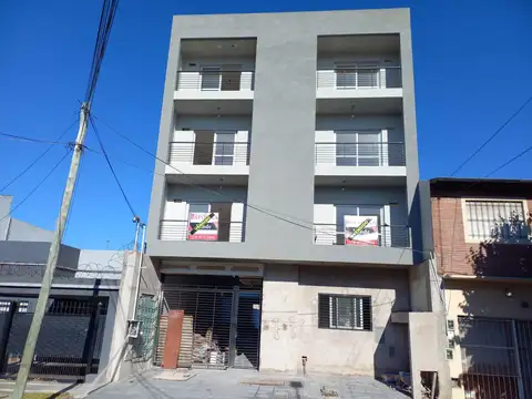 Departamento en Alquiler en Jose Leon Suarez, $ 600.000