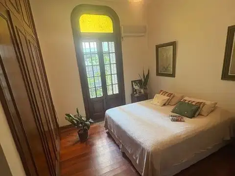 Depto Tipo Casa en Venta 90 años