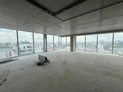 Oficina en Alquiler con 1 cochera