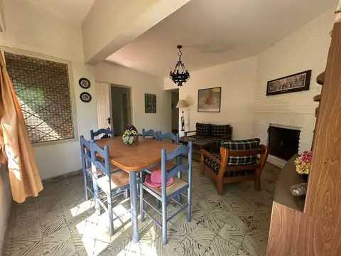 Casa 5 ambientes con 3 baños