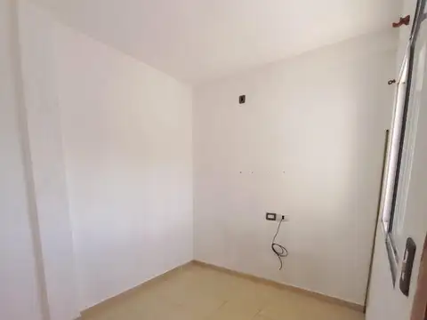 Depto Tipo Casa en Venta en Castelar Norte, USD 119.000